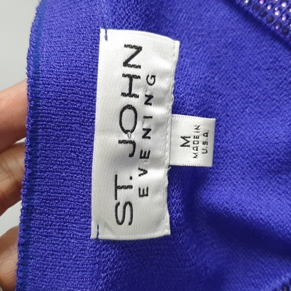 St. John Evening Dollan SleevesTop - Picture 4 of 9